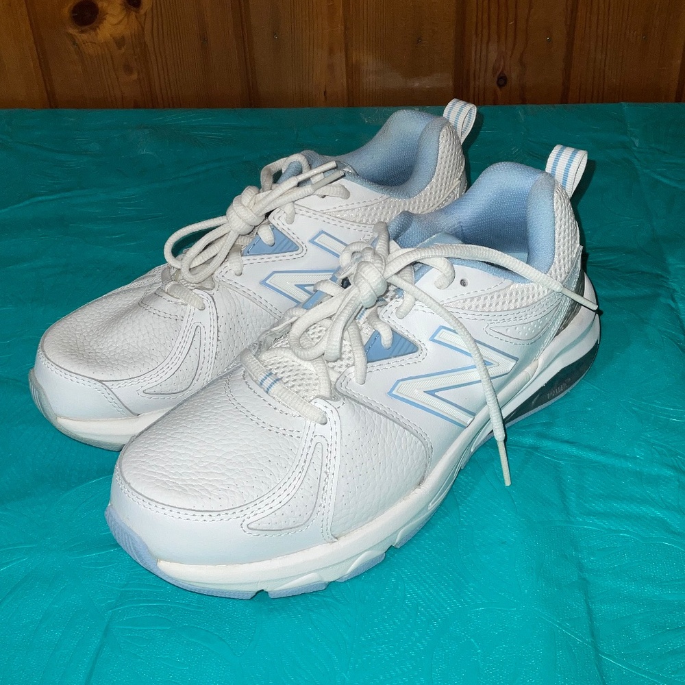 New Balance 857